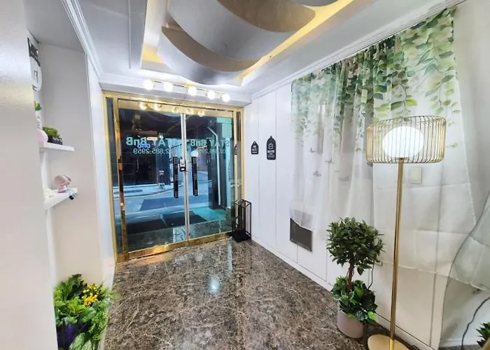 #hongdae 20min #gangnam 18min #sillim 3min #freeparking #airport Bus 5min ゲストハウス *