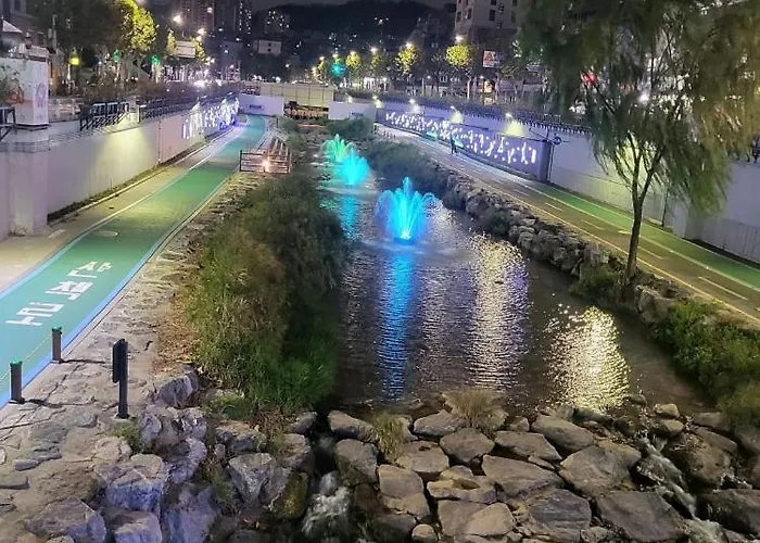 ゲストハウス #hongdae 20min #gangnam 18min #sillim 3min #freeparking #airport Bus 5min ソウル特別市