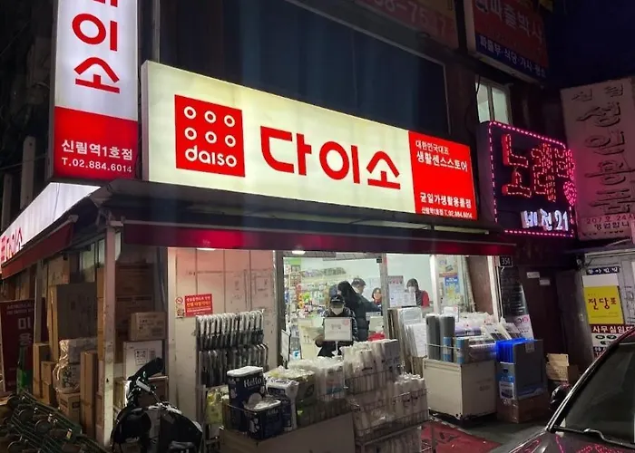 ゲストハウス #hongdae 20min #gangnam 18min #sillim 3min #freeparking #airport Bus 5min *